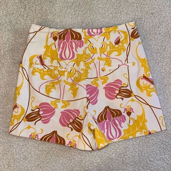 Zara Women’s White Pink Yellow Pleated High Waisted Shorts Size Small - Picture 6 of 9